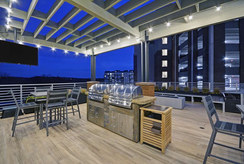 Hampton & Biltmore Area Hotel 3*